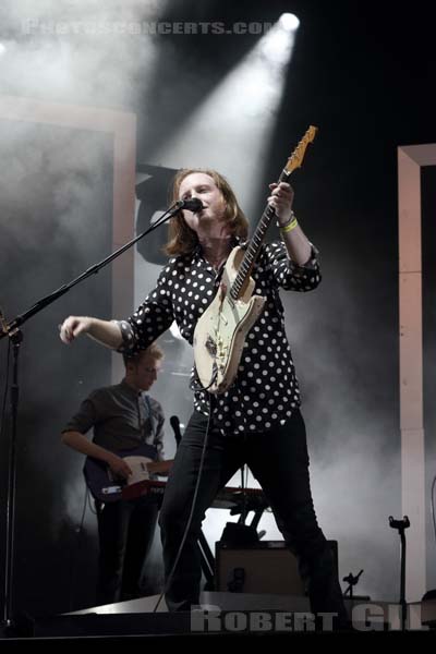 TWO DOOR CINEMA CLUB - 2016-08-26 - SAINT CLOUD - Domaine National - Grande Scene - 